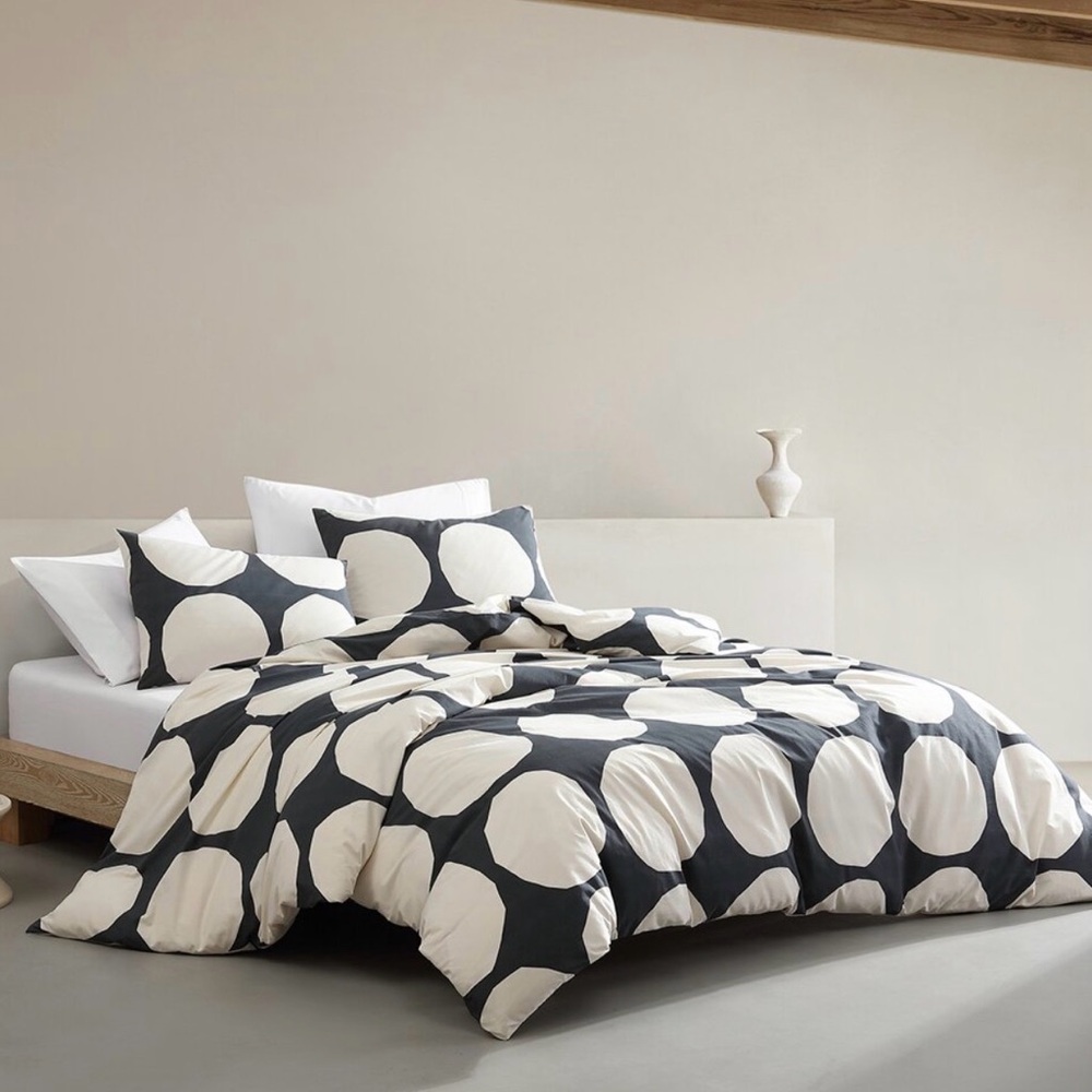 Marimekko Black and White Duvet Cover set Kivet. NO OFFERS